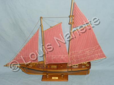 Model Ship Brick - Model Ship Of The America Scooner - Medium