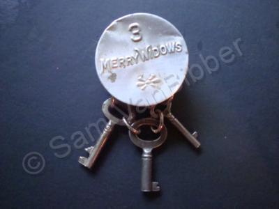 Brooch - Three Keys Three Merry Widows - Metal