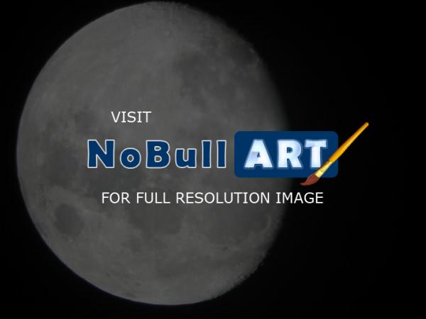 D - Three Quarter  Moon - Photo