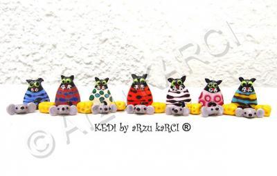 Kedi By Arzu Karci - Triangular Glass Cats By Arzu Karci - Glass