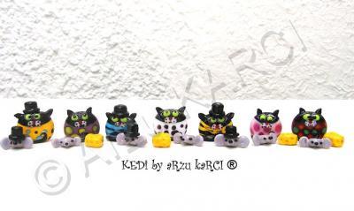 Kedi By Arzu Karci - Circular Glass Cats By Arzu Karci - Glass