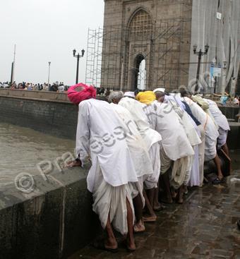 Gallery Watercolor In Mumbai I - Looking Deep - Photography