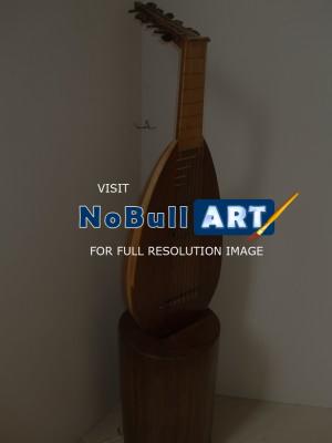 Private - Lute On A Podium - Lacquered